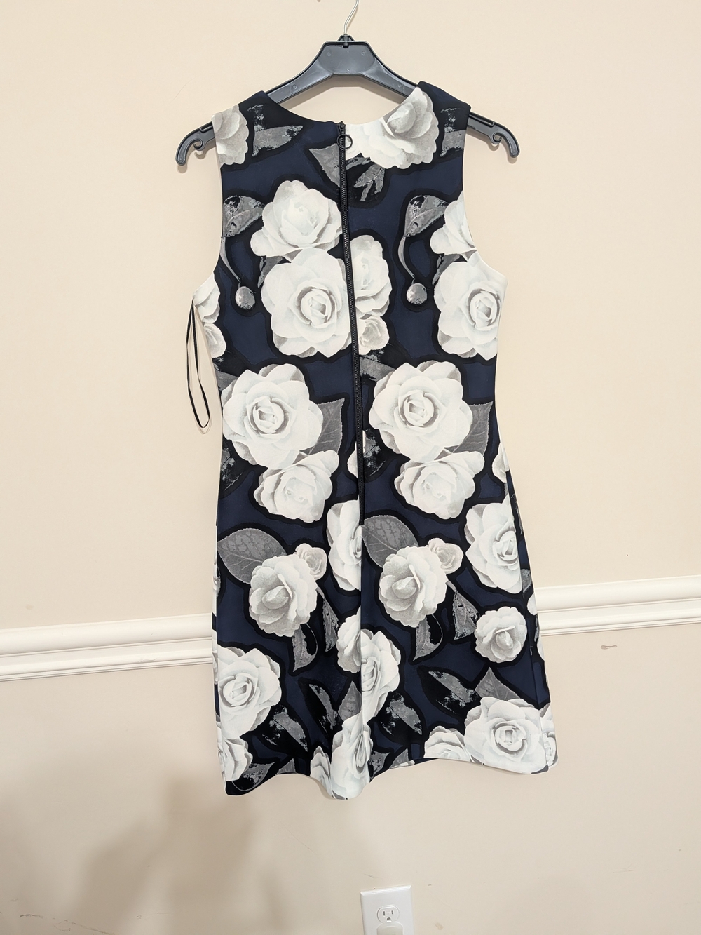 Just...Taylor Navy Mini Size 6 Dress with White Floral Print - Picture 6 of 10